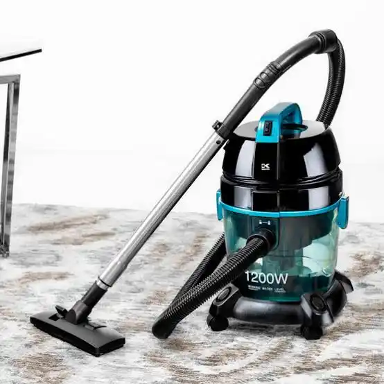 Can vacuum clean wet floors?
